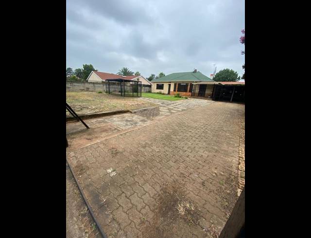 4 BEDROOM HOUSE FOR SALE IN STRUBENVALE